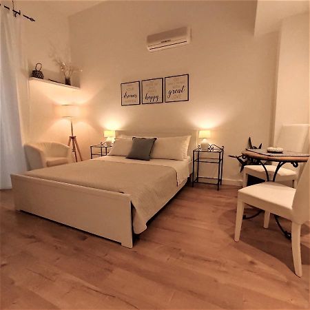 Il Girasole Bb Cagliari Bed & Breakfast Bagian luar foto
