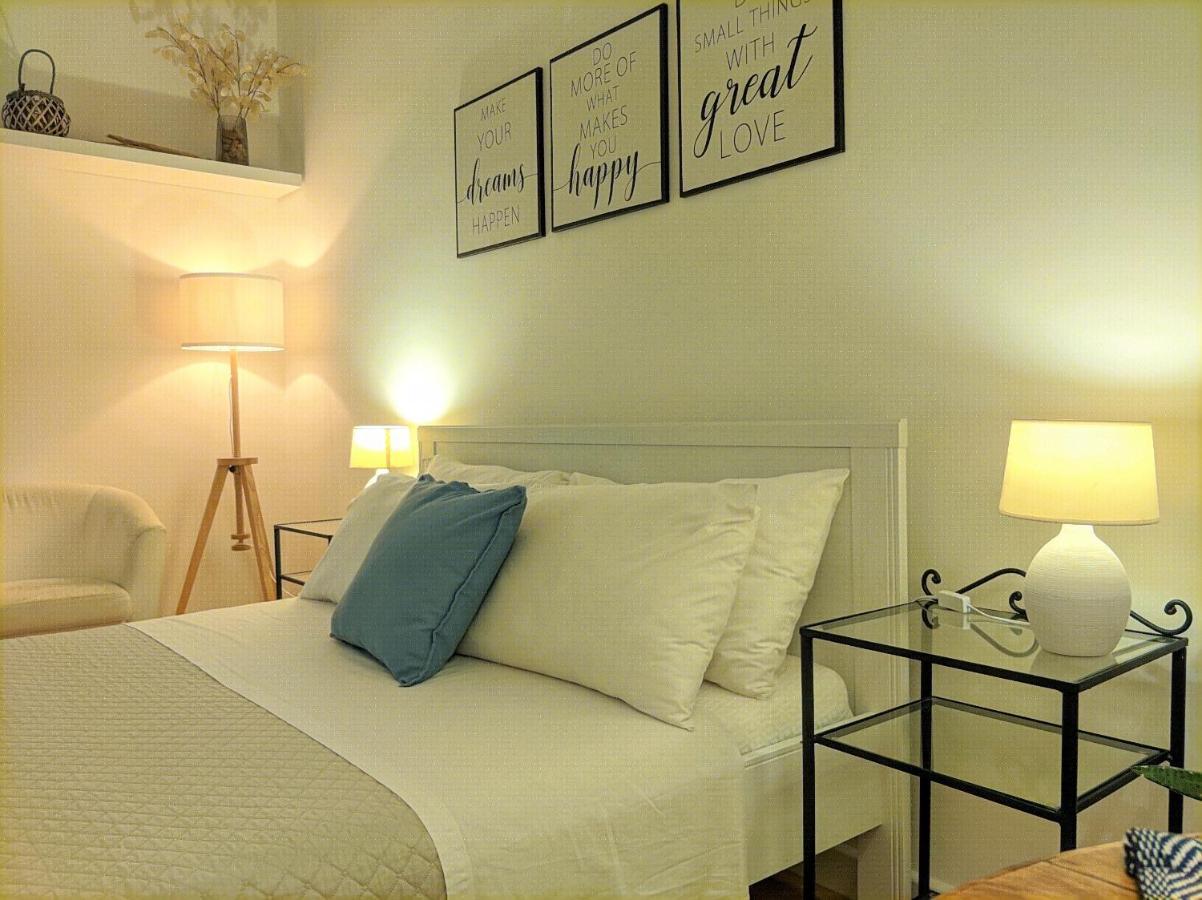 Il Girasole Bb Cagliari Bed & Breakfast Bagian luar foto